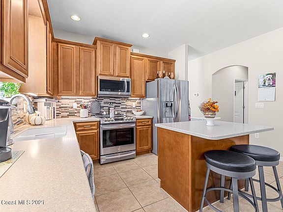 4th image of 672 Remington Green Dr SE