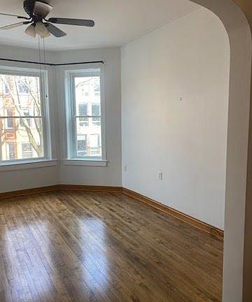 4th image of 852 N Hoyne Ave APT 2F
