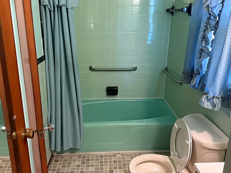 1923 Belcrest Dr — Photo 30
