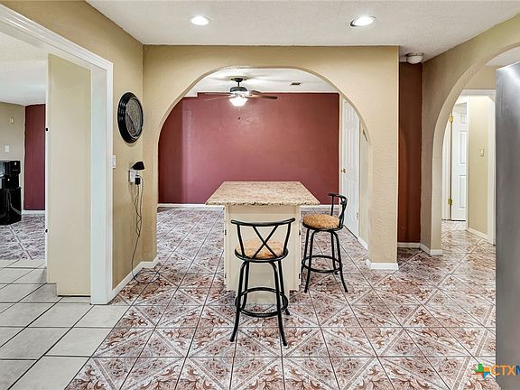 4th image of 1504 Sam Houston Dr