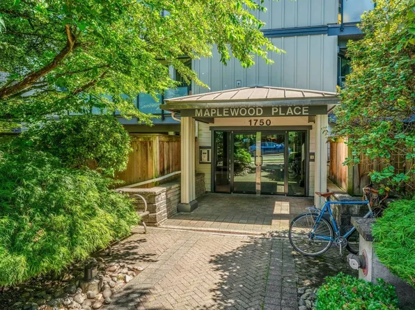 1750 Maple St #202, Vancouver, BC V6J 3S6