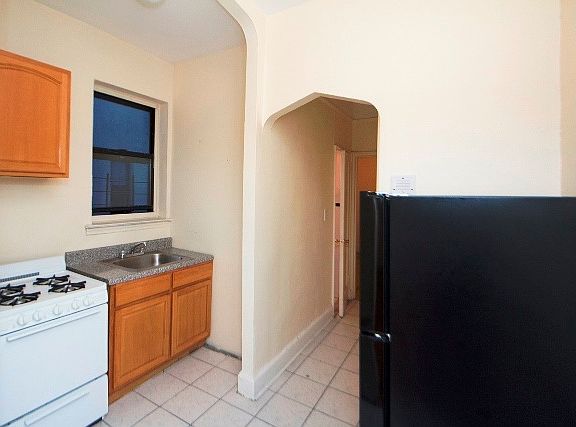 2nd image of 365 Ocean Ave APT 4C