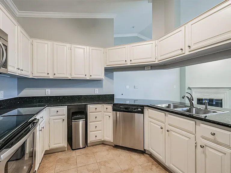 2111 Welch St #B304 — Photo 14