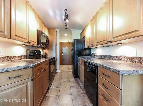 2nd image of 5600 Hillcrest Ln APT 1B
