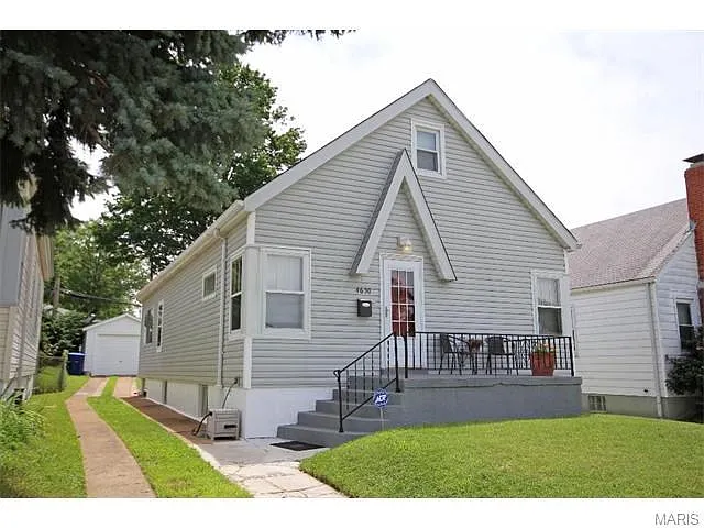 4650 Leona St photo 1