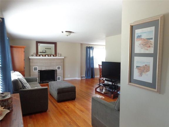 5th image of 815 Shadowlawn Ave