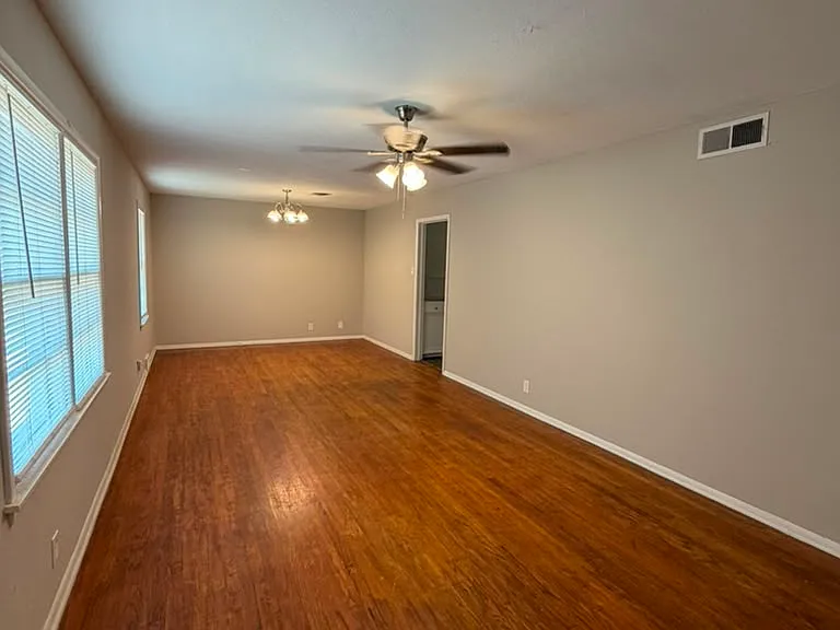 6413 Lambeth Ln — Photo 28