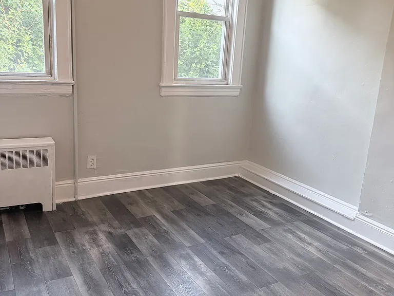 425-427 3rd Ave #B — Photo 17