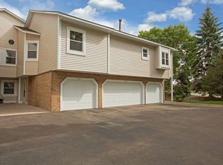 5355 Highpointe Dr, Bloomington, MN 55437