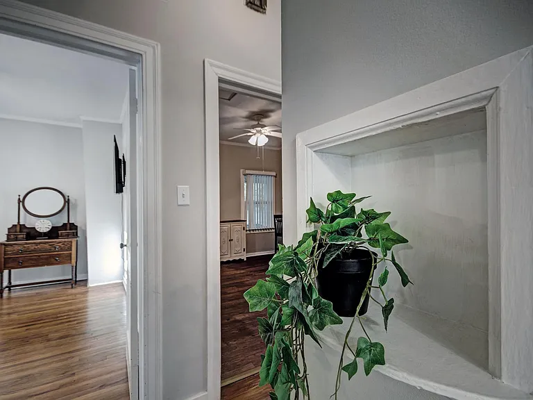 1124 Martingale Rd — Photo 39