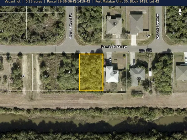 566 Lambert St SW, Palm Bay, FL 32908