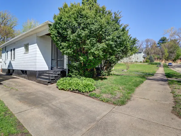 232 N 6th St, Clinton, IA 52732