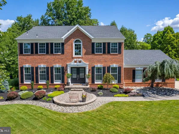 28 Quail Hollow Dr, Sewell, NJ 08080