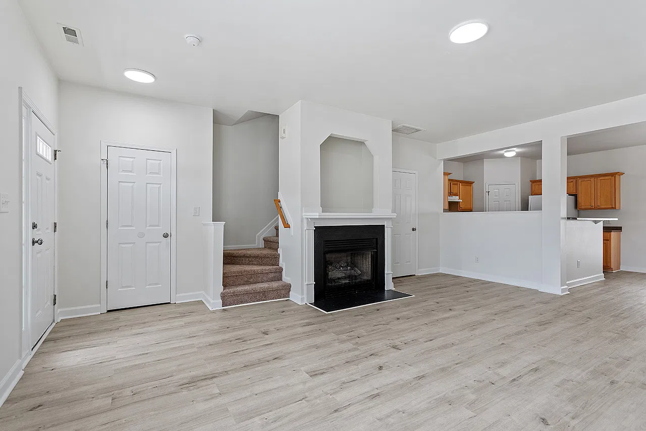 Immaculate End Unit N. Raleigh Townhome — Photo 4