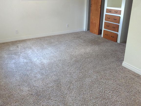 4th image of 1020 5th St SE