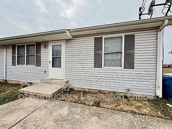 3rd image of 198 Daisy St #B