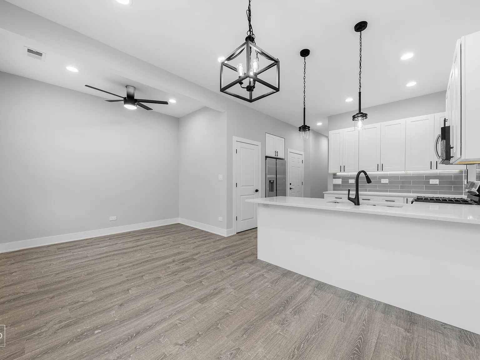 2 bed, 2.0 bath, $2,250 — Photo 3