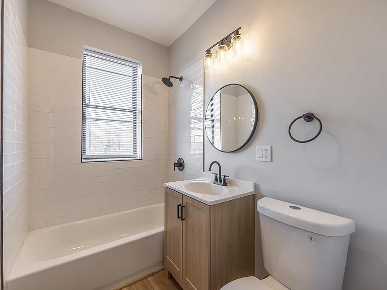 6148 N Francisco Ave — Photo 10
