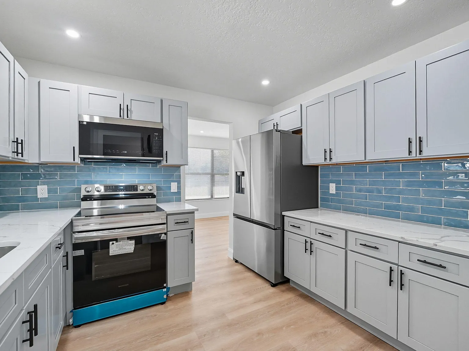 4 bed, 2.0 bath, 1304 sqft, $754 — Photo 4