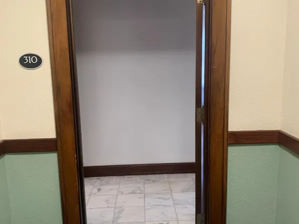 727 N Capitol Ave, Lansing, MI