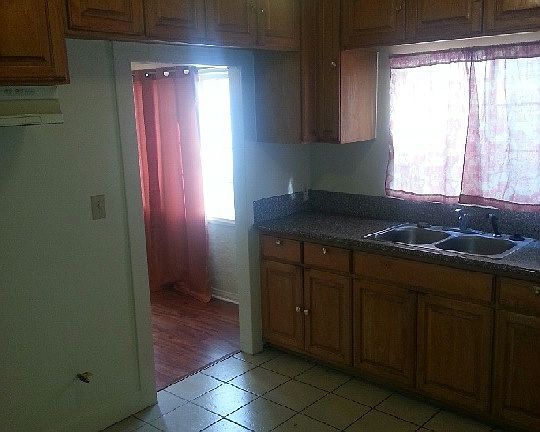 4th image of 2033 Claudina Ave