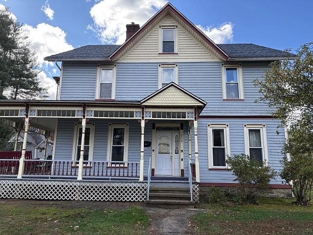 1st image of 250 Main St