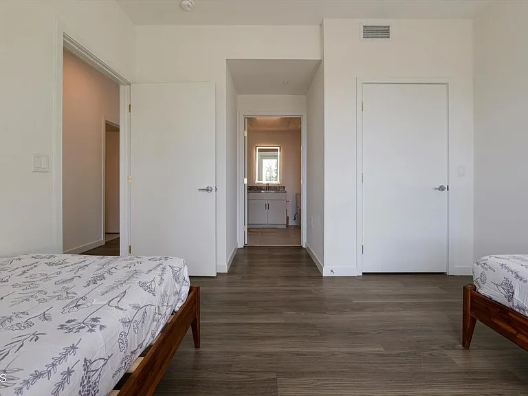 18900 Parthenia St #315 — Photo 23