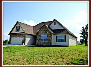 517 Mountain Vista Trl, Dandridge, TN 37725