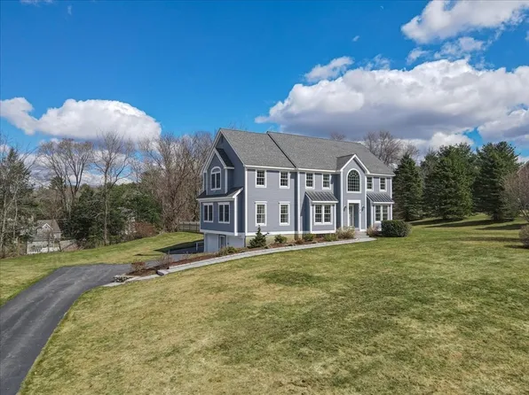 4 Swanson Ln, Westford, MA 01886
