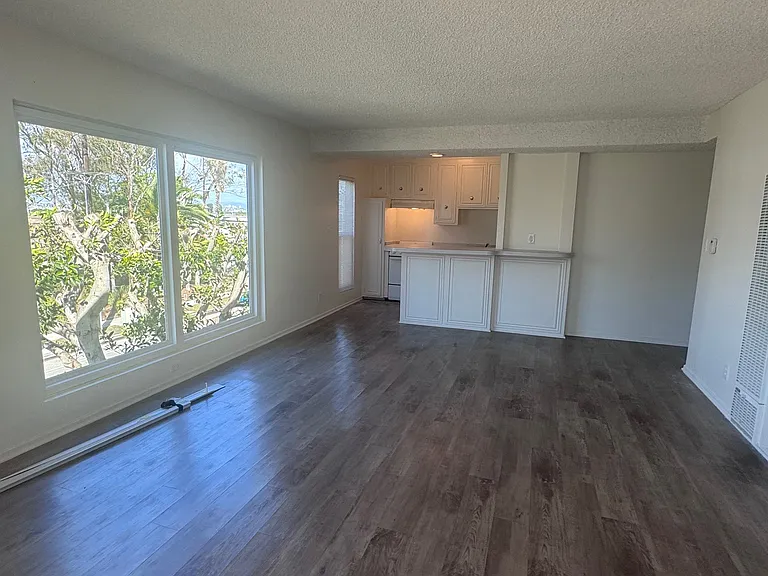 412 Culver Blvd #8 — Photo 2