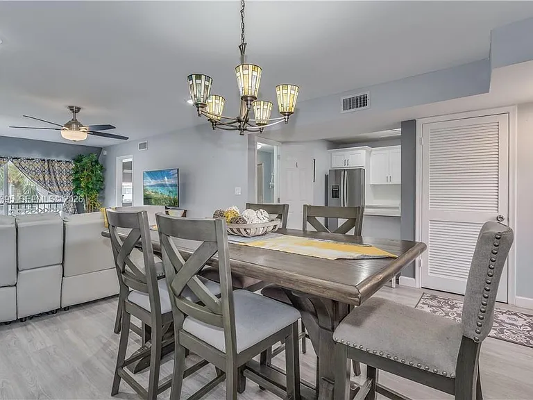681 S Hollybrook Dr #305 — Photo 17