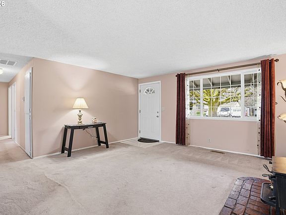 4th image of 3200 NE 151st Ave