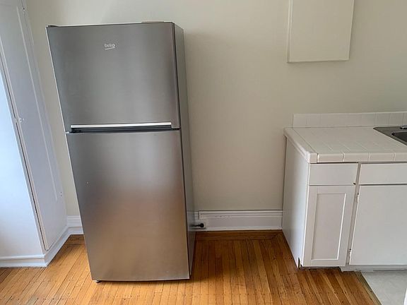 5th image of 2300 Francisco St APT 304