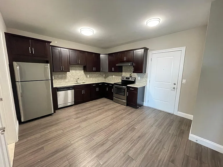 Kitchen / dining