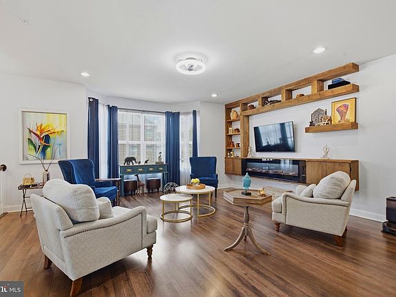 4th image of 15601 Sunningdale Pl