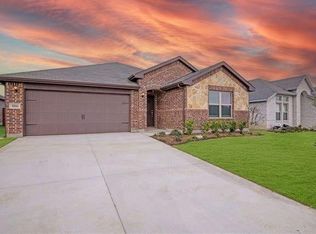1016 Eastland Ln, Aubrey, TX 76227