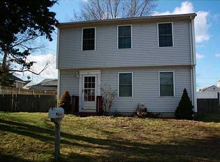 81 Sagamore St, Warwick, RI 02889