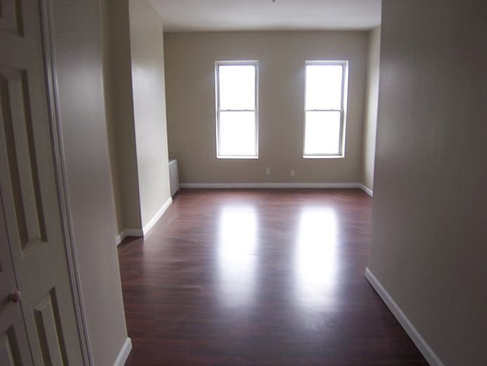 1st image of 255 Linden Blvd APT 3R
