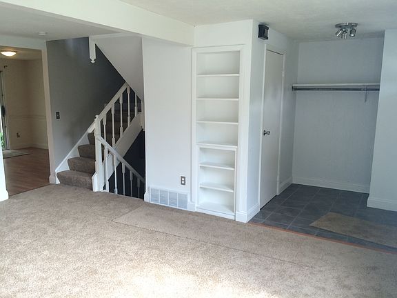 3rd image of 7428 S Chestnut Commons Dr Unit 10