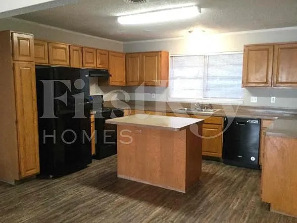 7000 Meadowbrook Dr — Photo 4