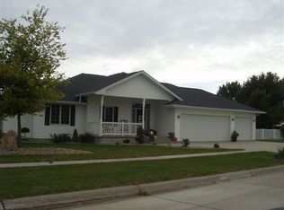 703 E Kildare Dr, Oneill, NE 68763