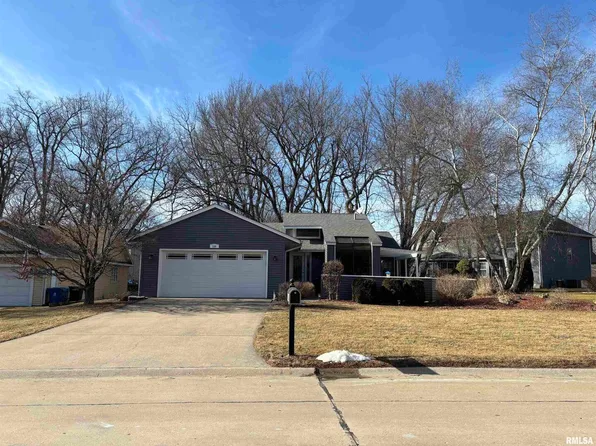 1104 E 4th St, Coal Valley, IL 61240