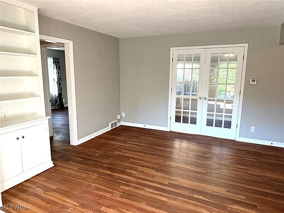 5th image of 2597 N Haven Blvd