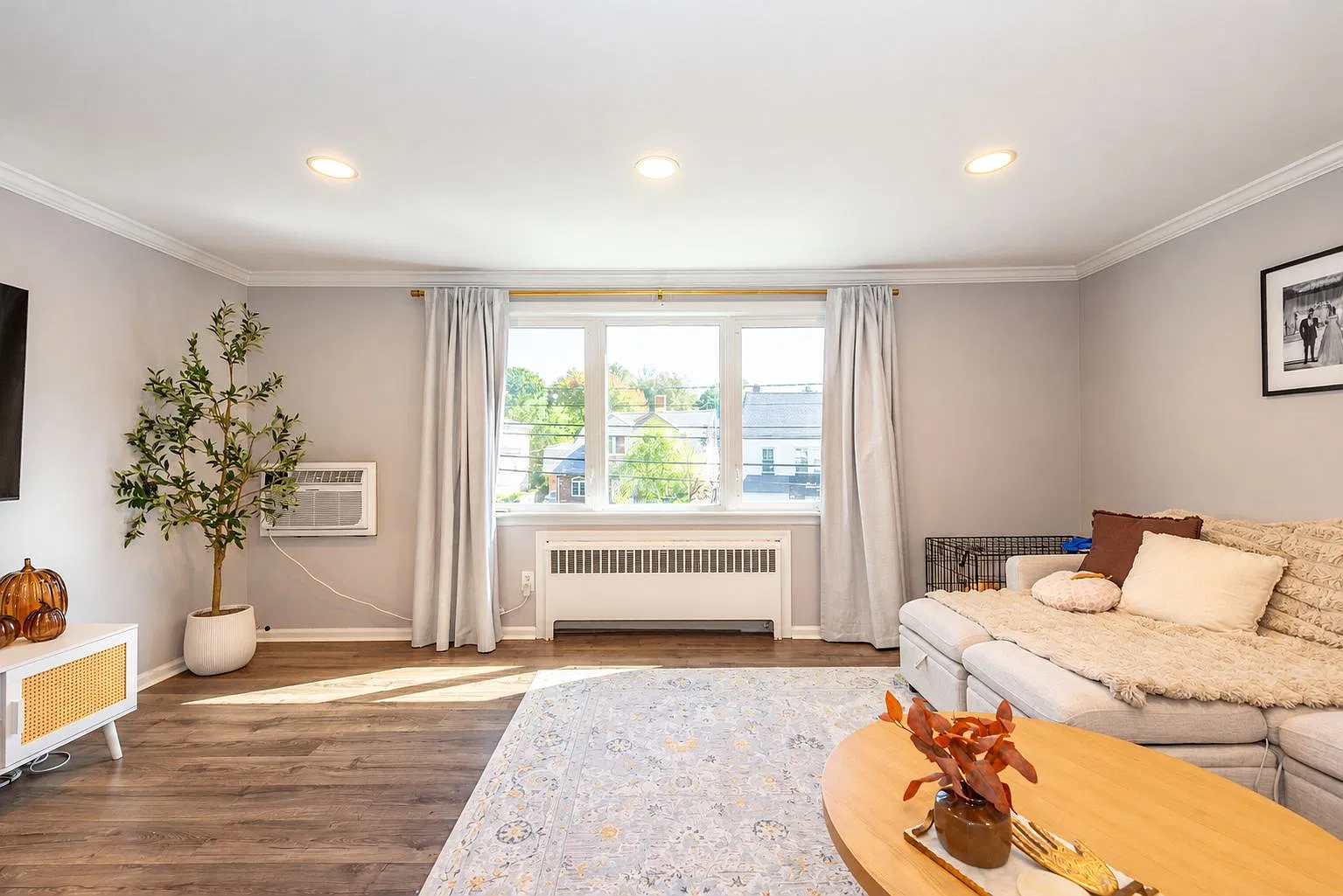2 bed, 1056 sqft, $2,650 — Photo 3