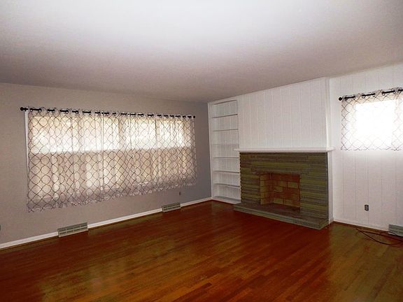 2nd image of 2134 25th St