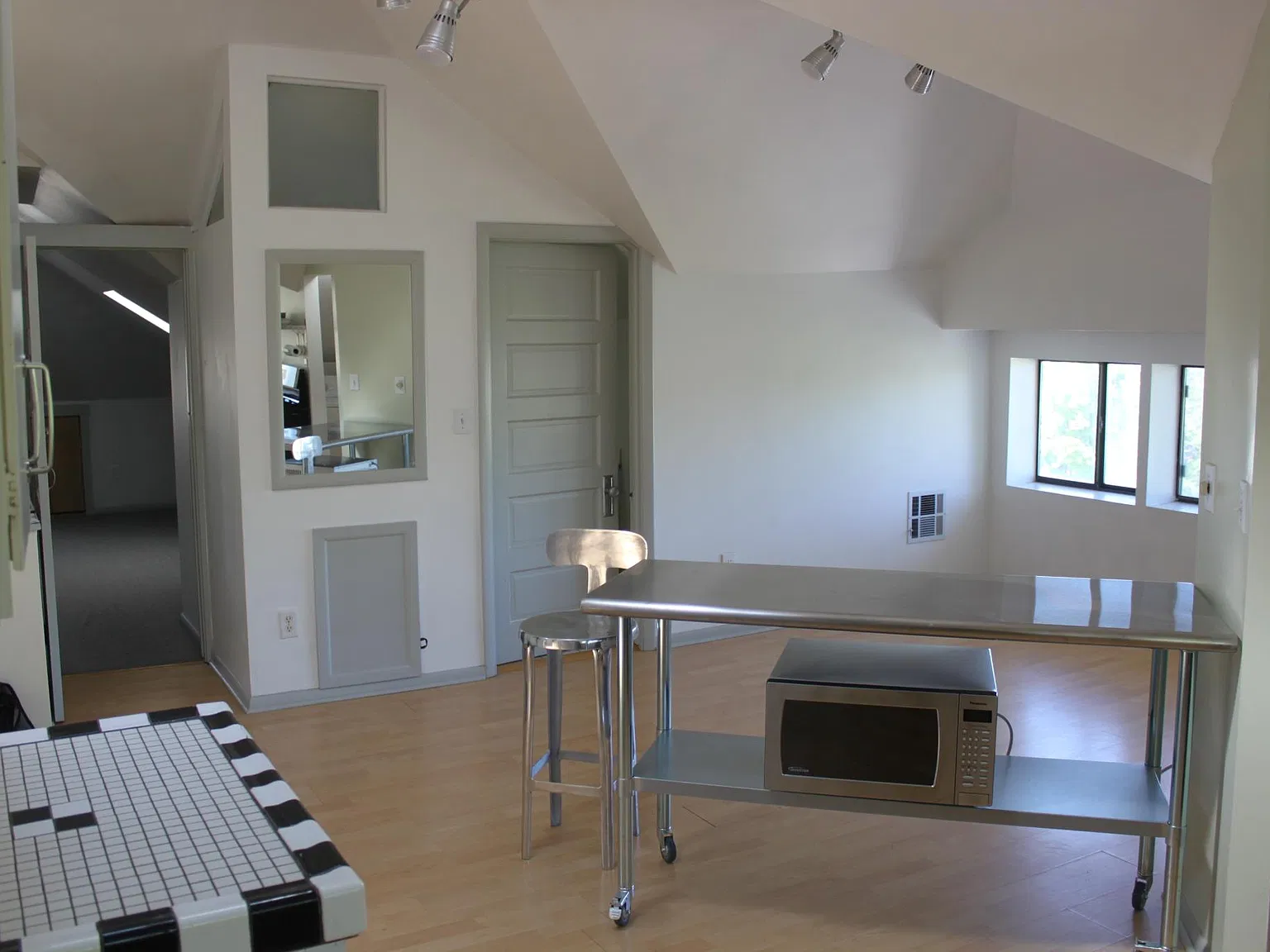 851 E 3rd Ave — Photo 3