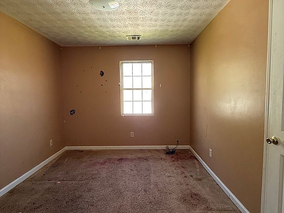 5th image of 1750 Bob White Ln SE