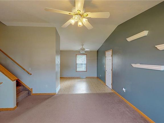 4th image of 1029 Maple Ave