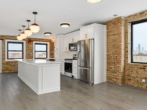 5th image of 1371 N Milwaukee Ave #4