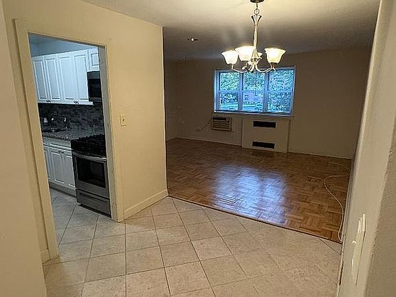 4th image of 153-25 88th St APT 1N